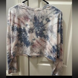 BAILEY ROSE TIE DYE CROP TOP LONG SLEEVE NEVER WORN